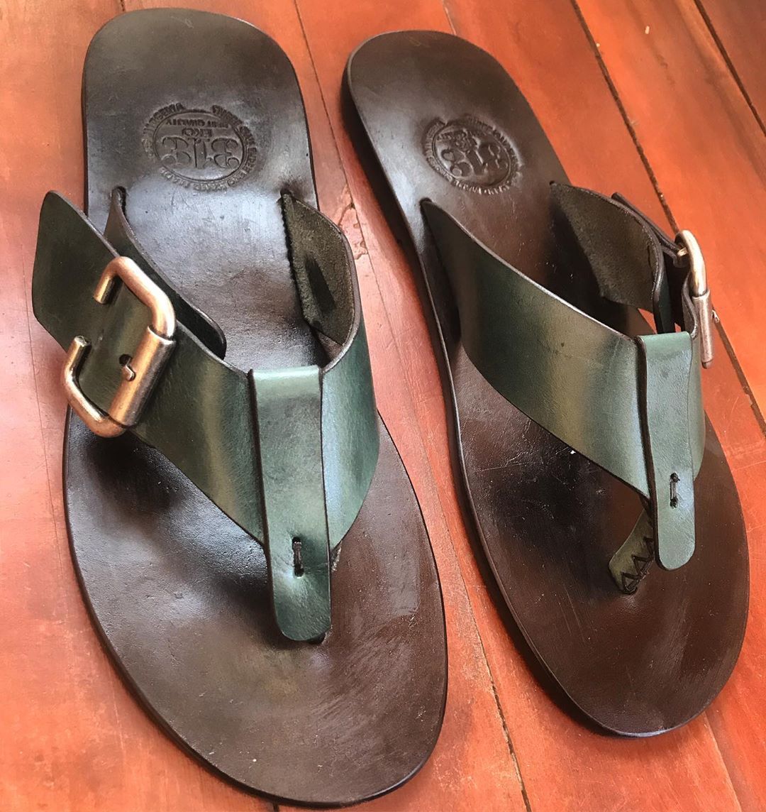 Buckle Size Slippers