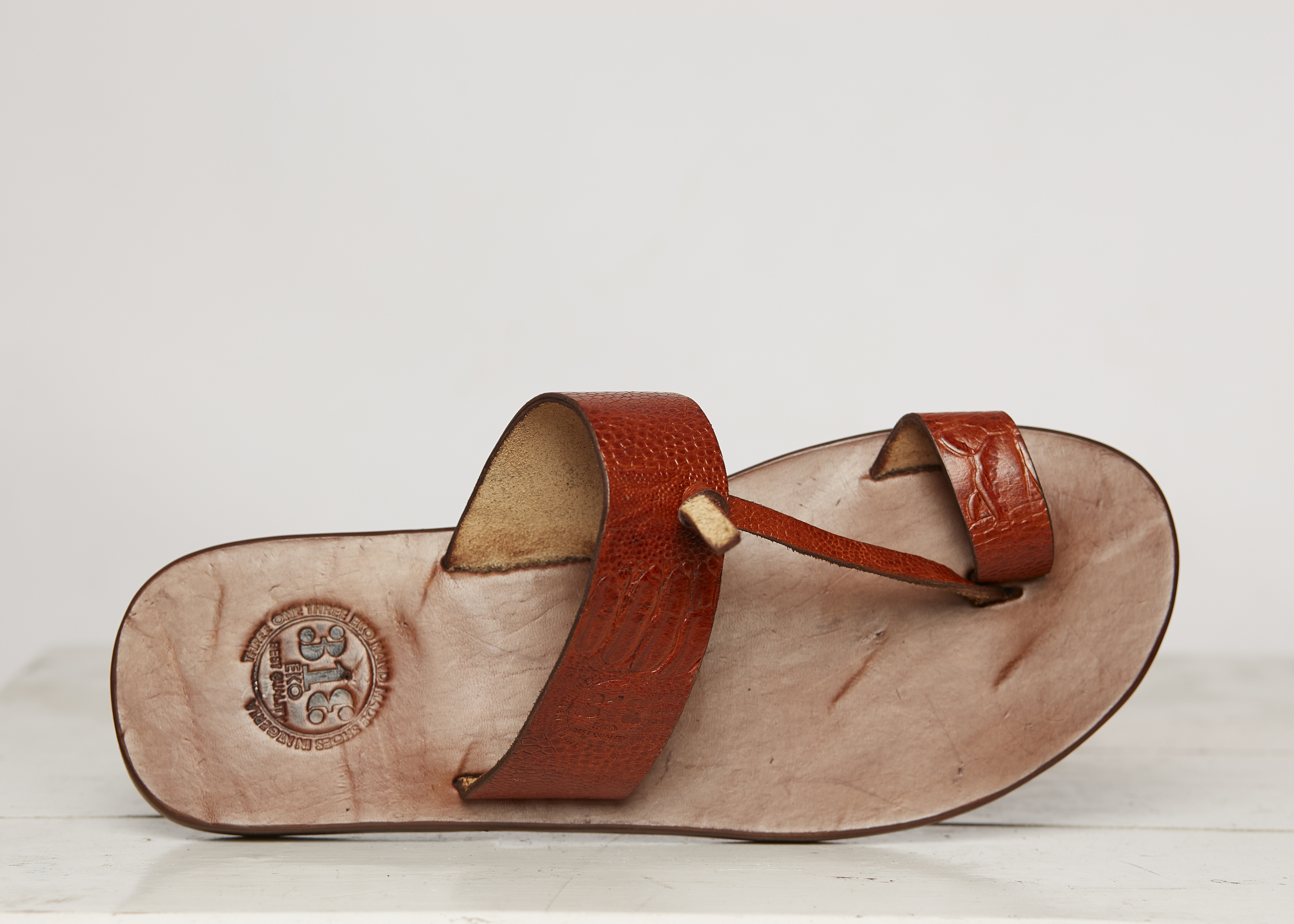 Slim Knot Slippers